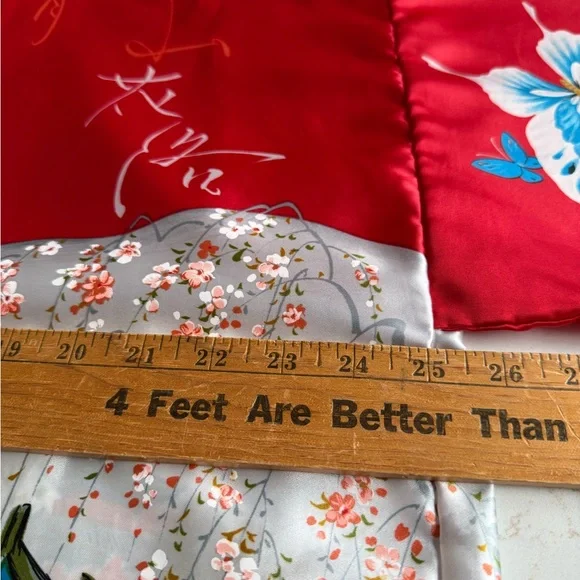 Vintage 1970’s made in Japan satin kimono robe! Excellent condition! - Picture 4 of 6